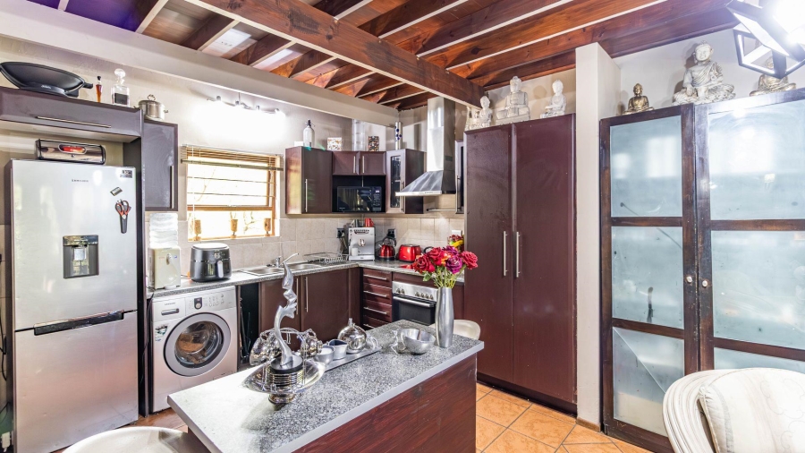 5 Bedroom Property for Sale in Sharonlea Gauteng