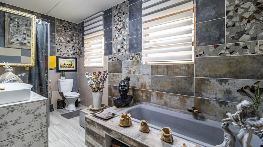 5 Bedroom Property for Sale in Sharonlea Gauteng