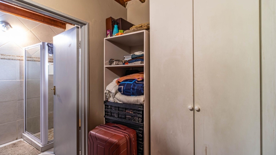 5 Bedroom Property for Sale in Sharonlea Gauteng