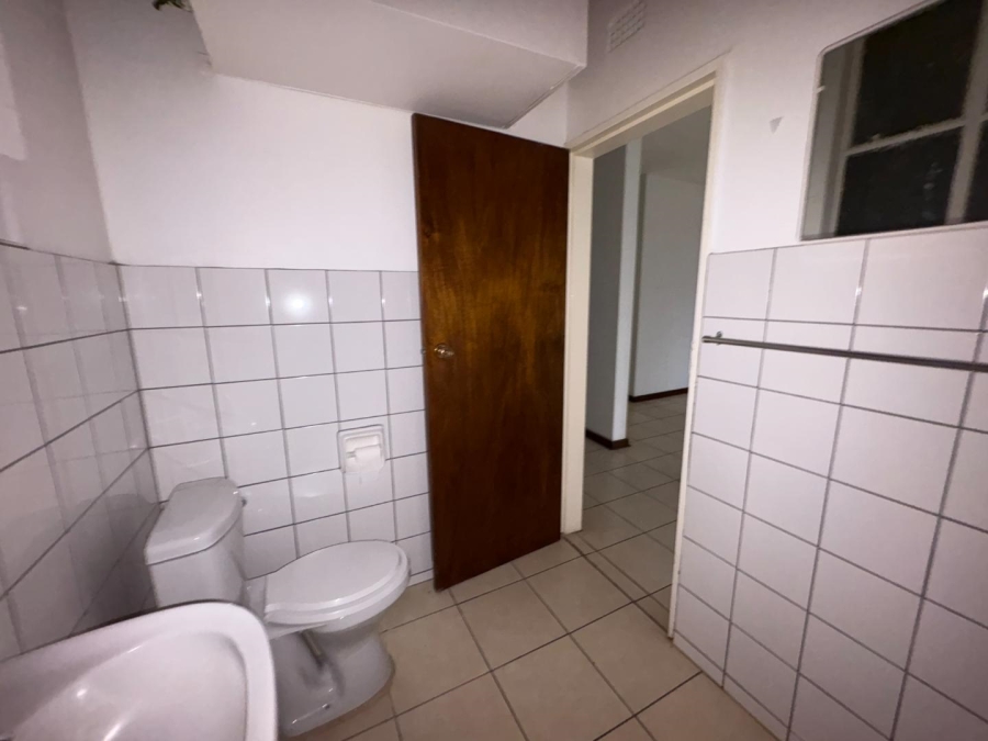 To Let 2 Bedroom Property for Rent in Constantia Kloof Gauteng