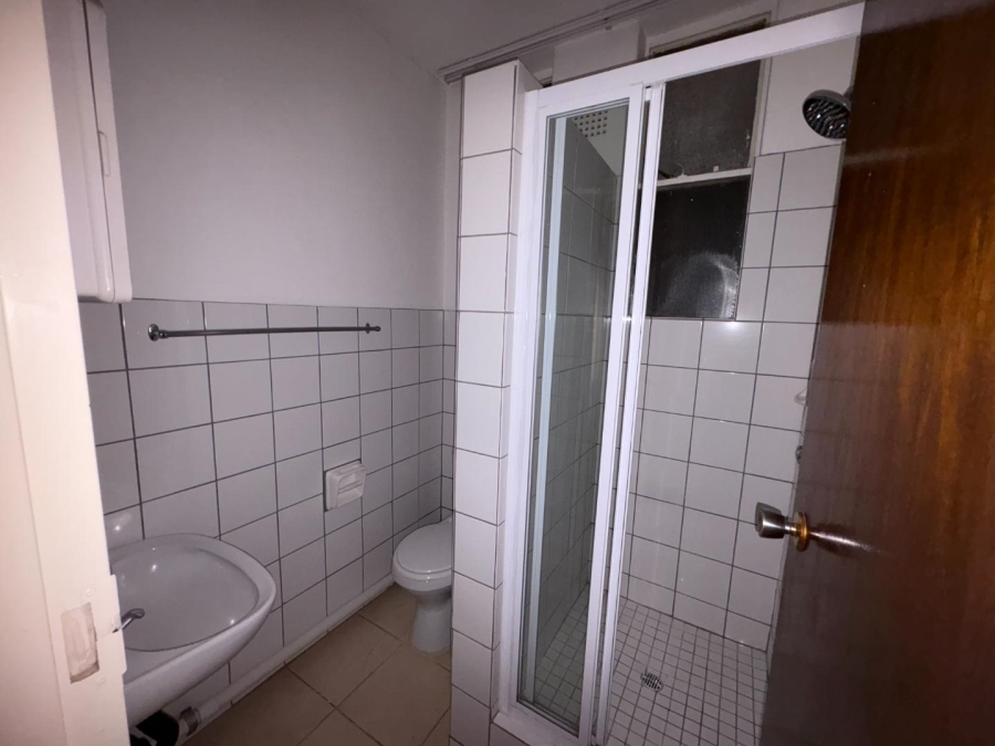 To Let 2 Bedroom Property for Rent in Constantia Kloof Gauteng