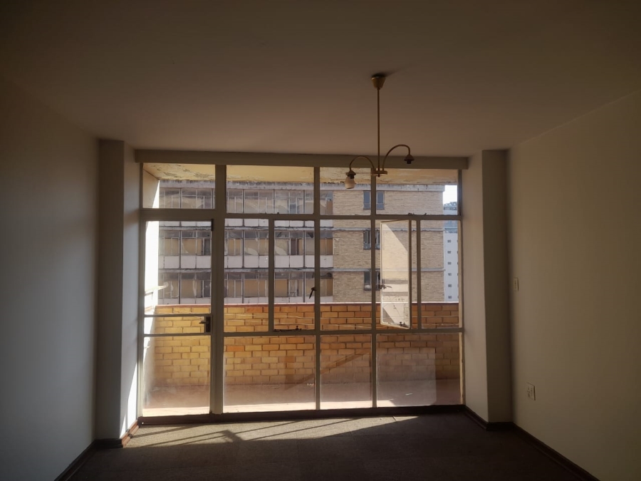 1 Bedroom Property for Sale in Hillbrow Gauteng