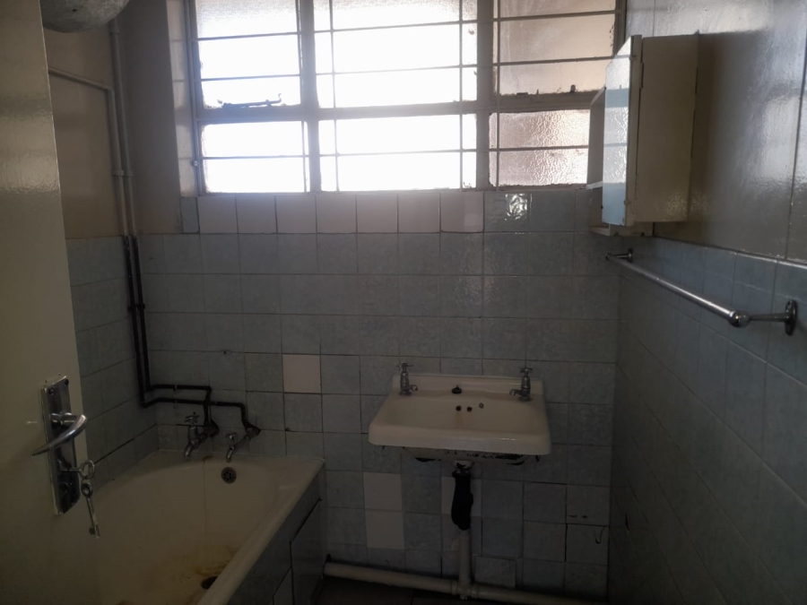 1 Bedroom Property for Sale in Hillbrow Gauteng