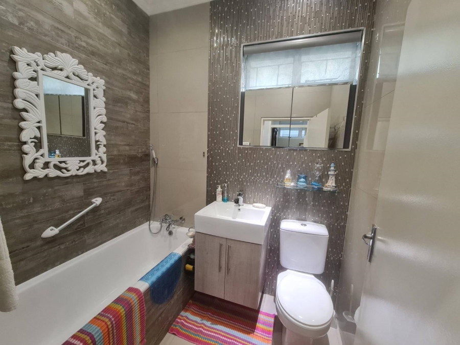 2 Bedroom Property for Sale in Queenswood Gauteng