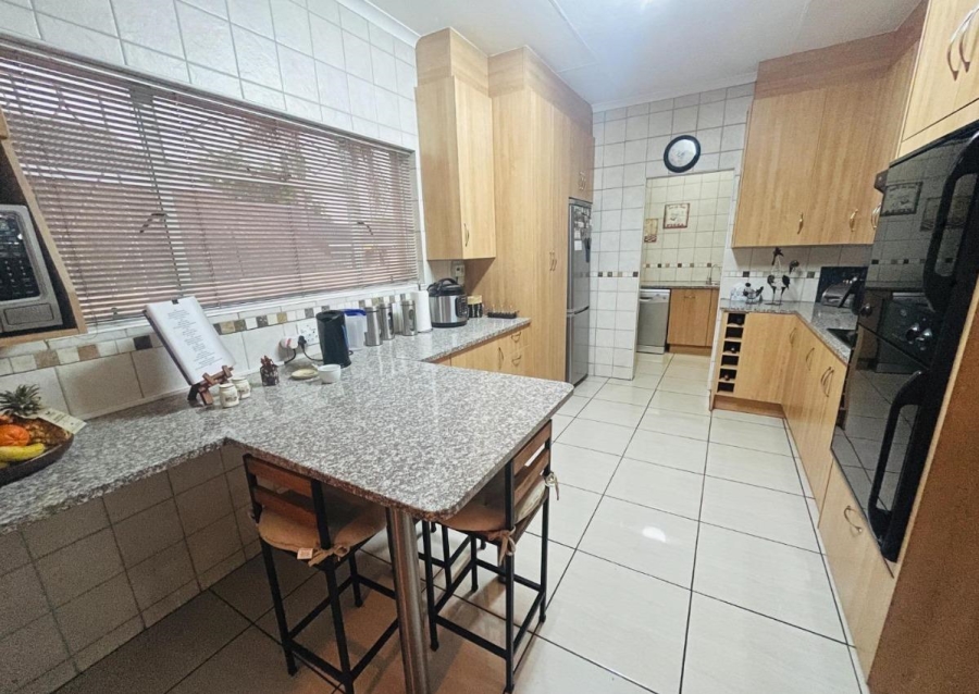 4 Bedroom Property for Sale in Randhart Gauteng