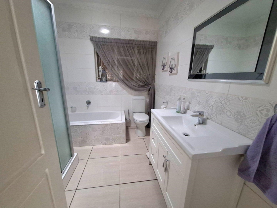 4 Bedroom Property for Sale in Randhart Gauteng