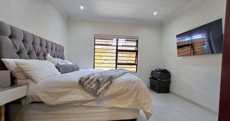 3 Bedroom Property for Sale in New Redruth Gauteng