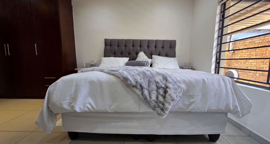 3 Bedroom Property for Sale in New Redruth Gauteng