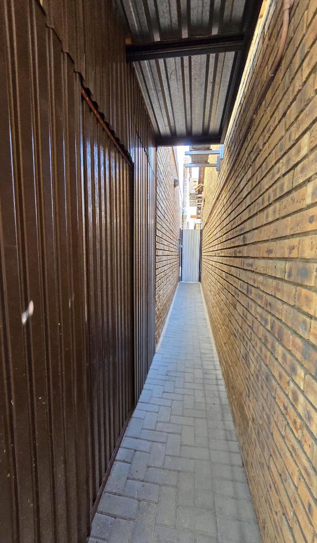 3 Bedroom Property for Sale in New Redruth Gauteng