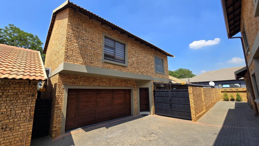 3 Bedroom Property for Sale in New Redruth Gauteng