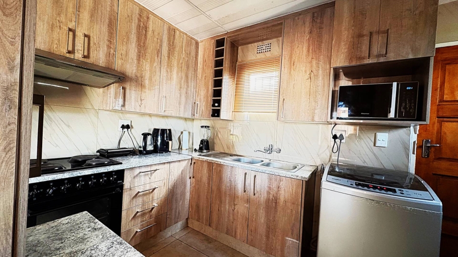 3 Bedroom Property for Sale in Alrode Gauteng