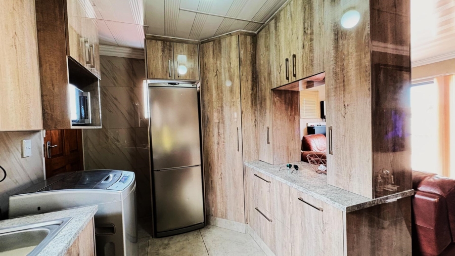 3 Bedroom Property for Sale in Alrode Gauteng