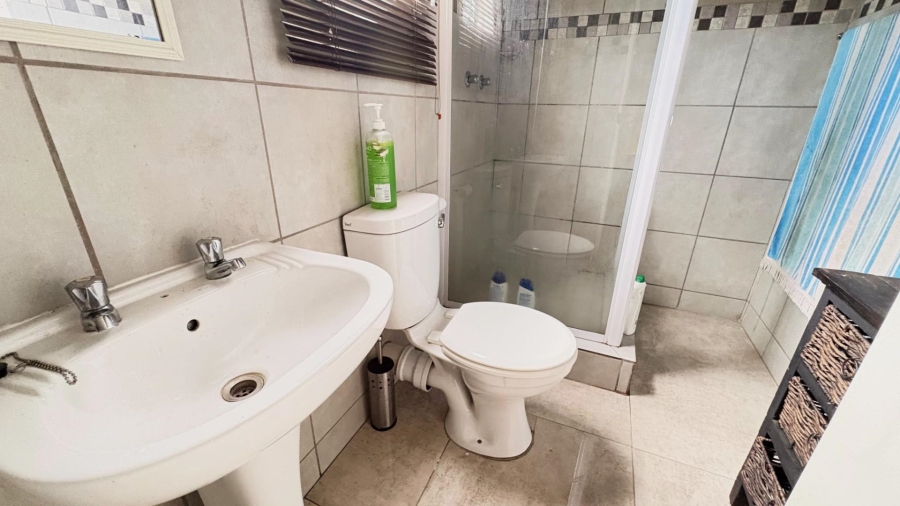 3 Bedroom Property for Sale in Alrode Gauteng