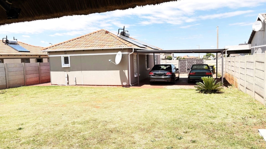 3 Bedroom Property for Sale in Alrode Gauteng