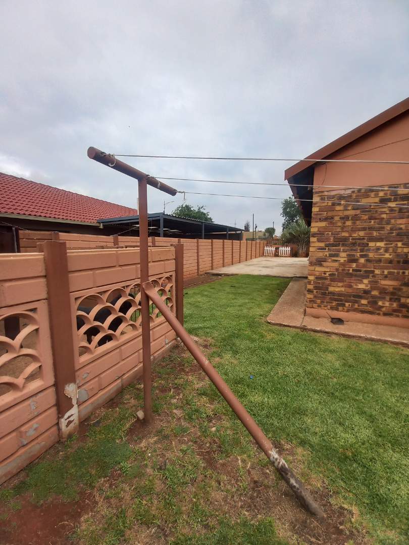 3 Bedroom Property for Sale in Bakerton Gauteng
