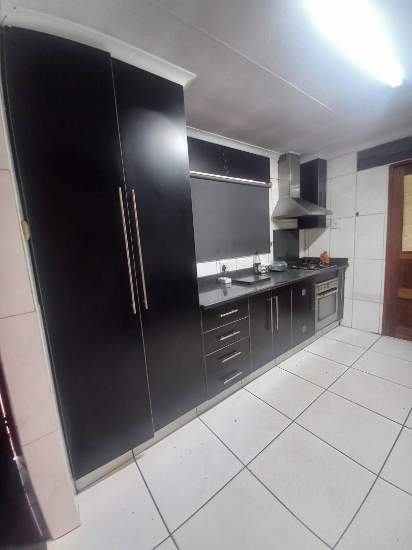 3 Bedroom Property for Sale in Bakerton Gauteng