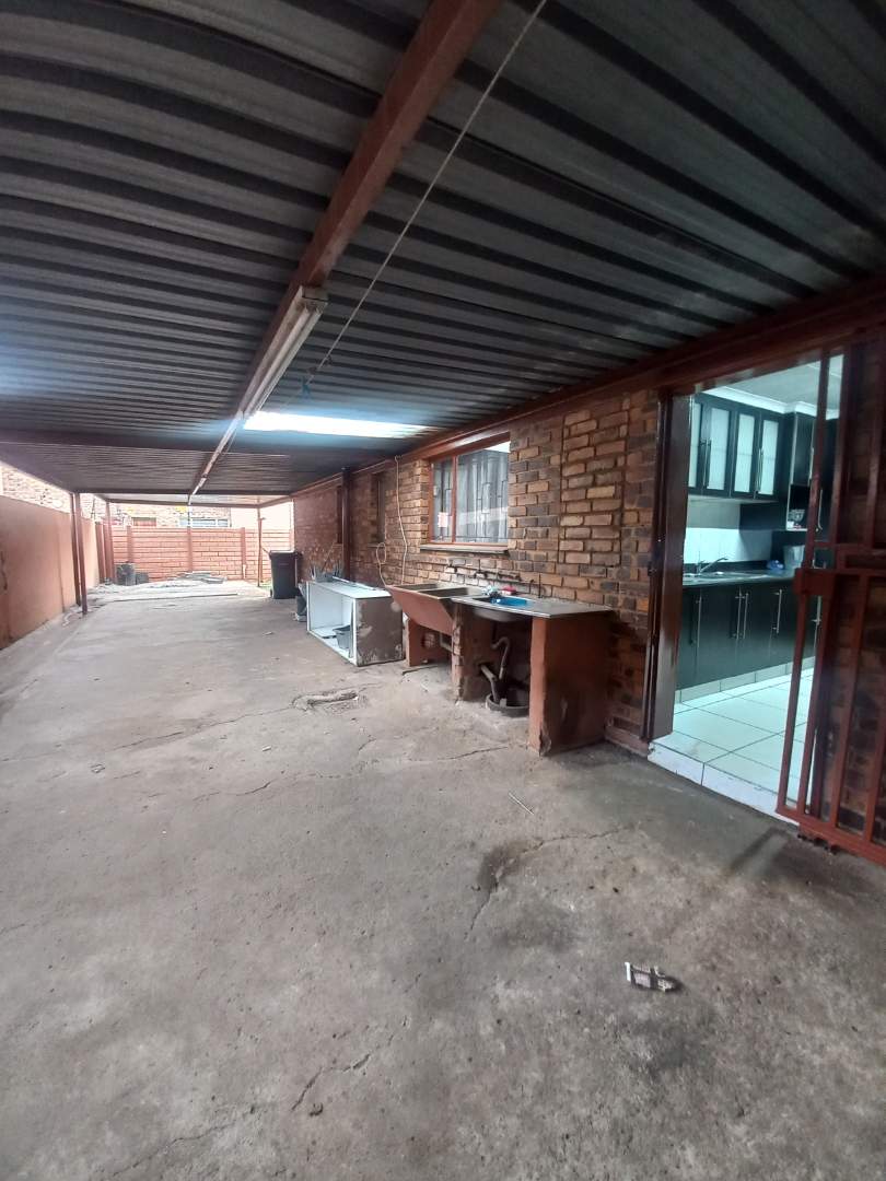 3 Bedroom Property for Sale in Bakerton Gauteng