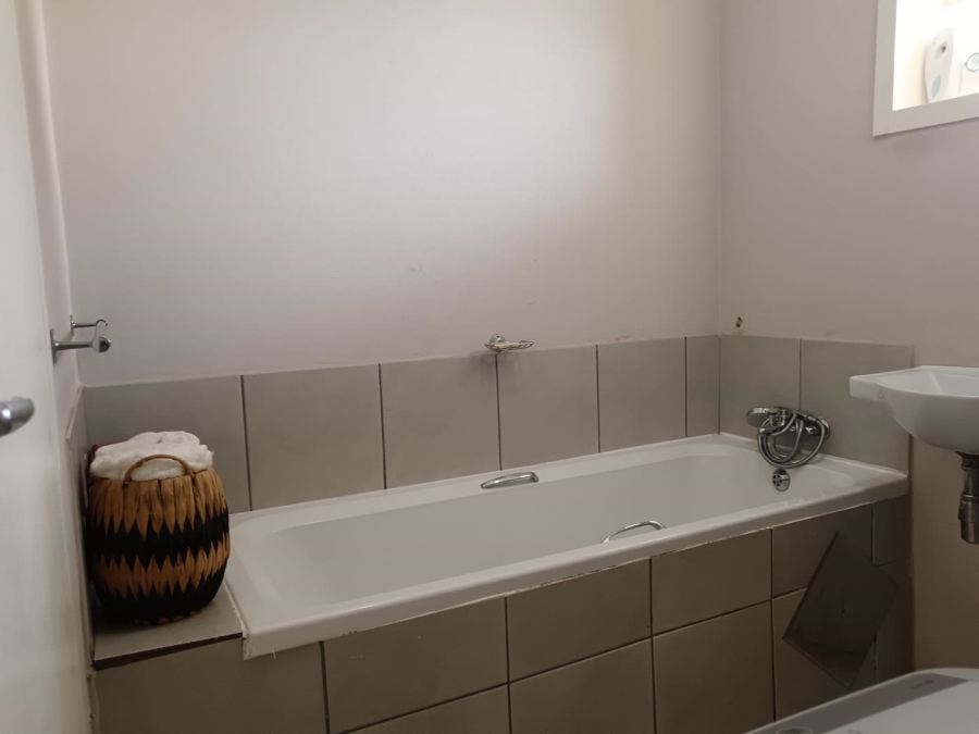 2 Bedroom Property for Sale in South Hills Gauteng