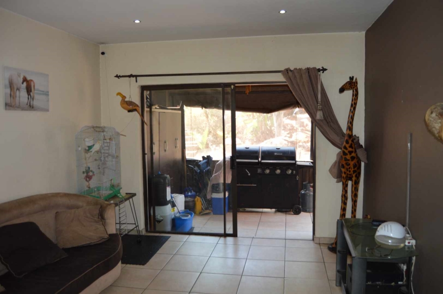3 Bedroom Property for Sale in Mulbarton Gauteng
