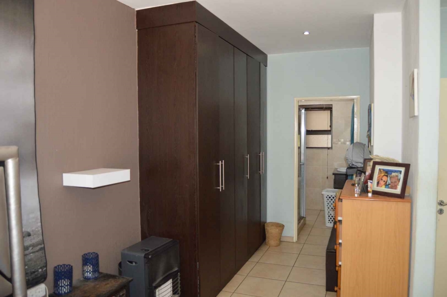 3 Bedroom Property for Sale in Mulbarton Gauteng