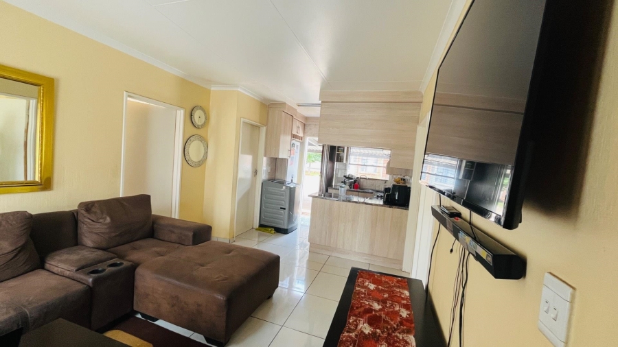 3 Bedroom Property for Sale in Dawn Park Gauteng