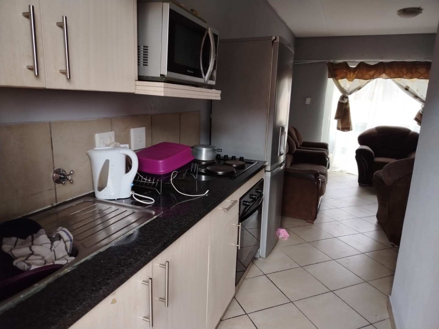 2 Bedroom Property for Sale in Lotus Gardens Gauteng