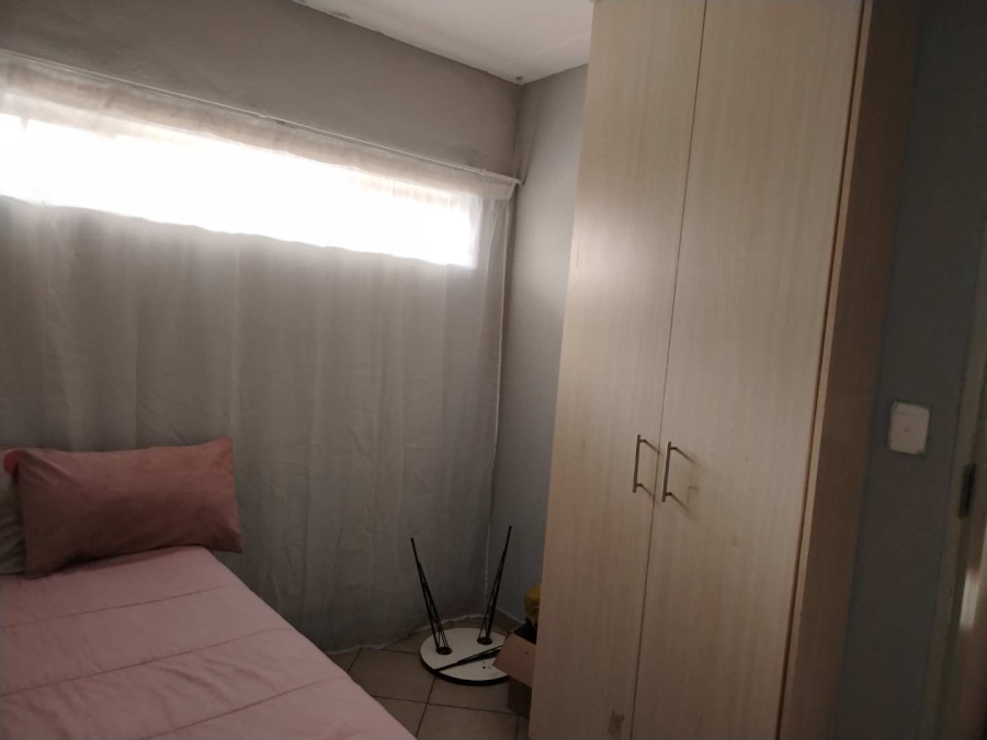 2 Bedroom Property for Sale in Lotus Gardens Gauteng