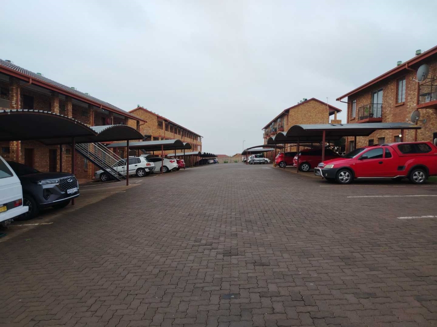 2 Bedroom Property for Sale in Lotus Gardens Gauteng