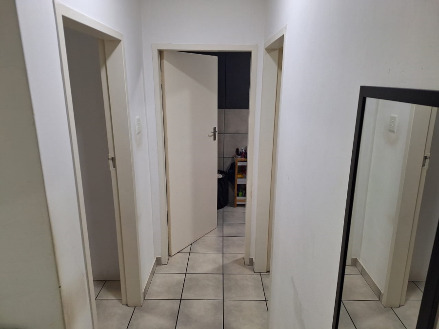 2 Bedroom Property for Sale in Pretoria North Gauteng