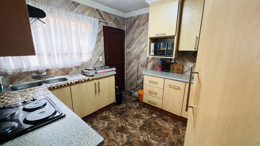 2 Bedroom Property for Sale in Daveyton Gauteng