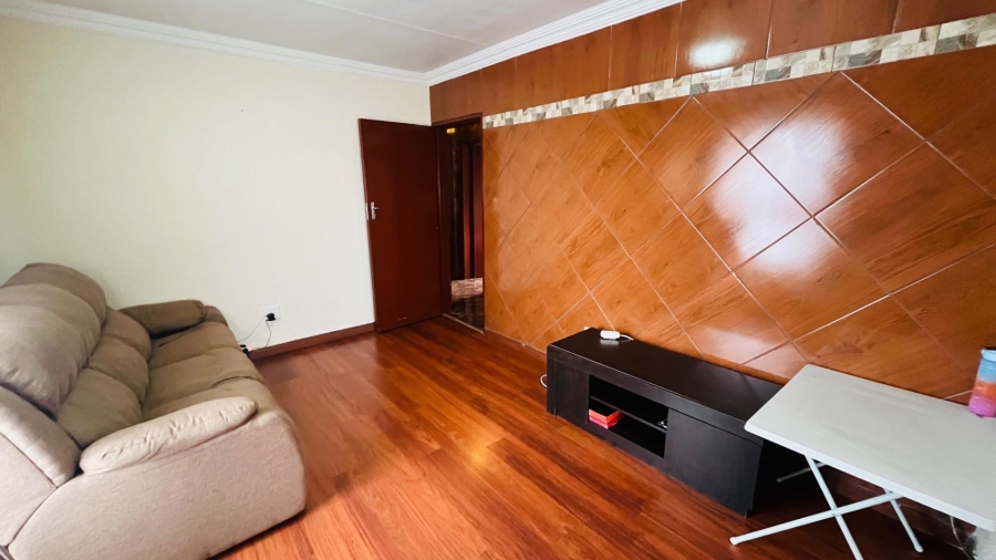 2 Bedroom Property for Sale in Daveyton Gauteng