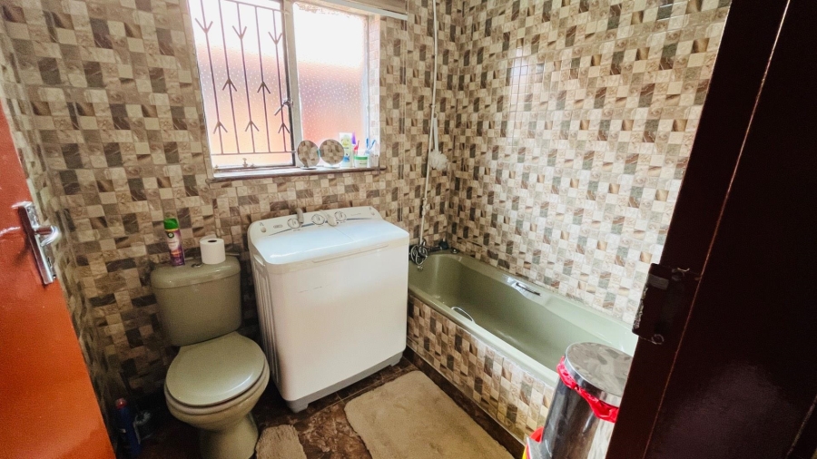 2 Bedroom Property for Sale in Daveyton Gauteng