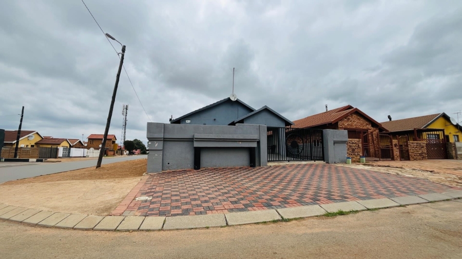 2 Bedroom Property for Sale in Daveyton Gauteng
