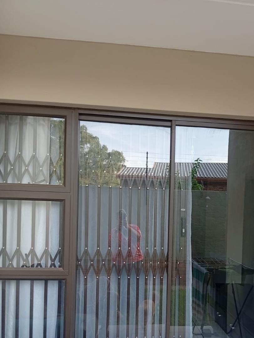 2 Bedroom Property for Sale in Norton Park Gauteng