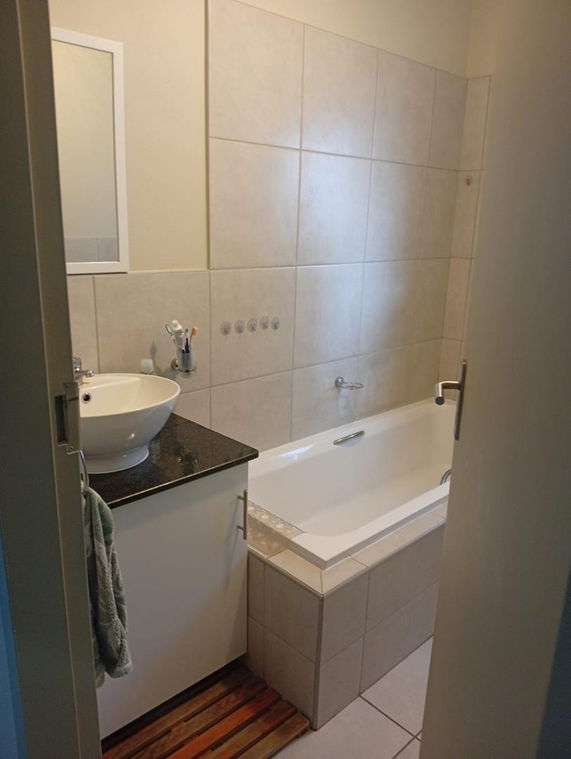 2 Bedroom Property for Sale in Norton Park Gauteng