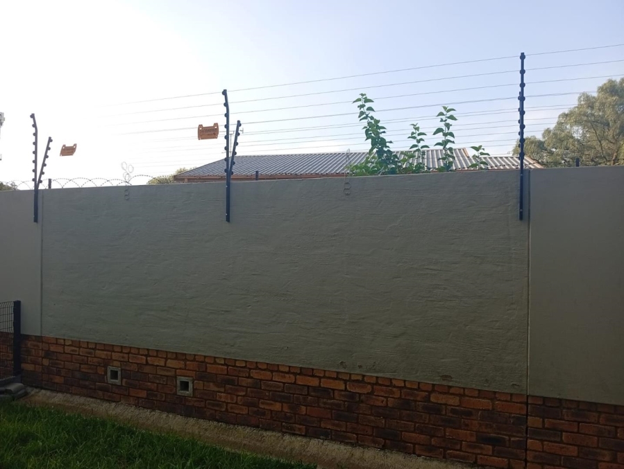 2 Bedroom Property for Sale in Norton Park Gauteng
