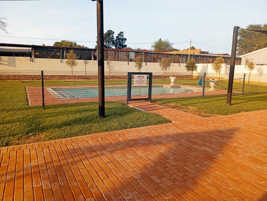 2 Bedroom Property for Sale in Norton Park Gauteng