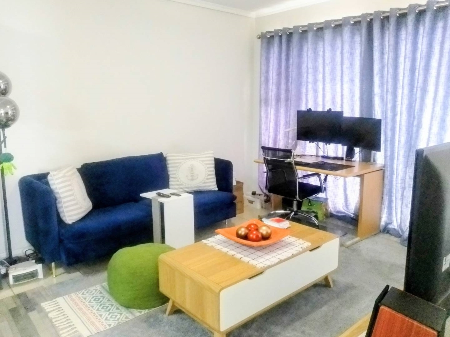 1 Bedroom Property for Sale in Olivedale Gauteng