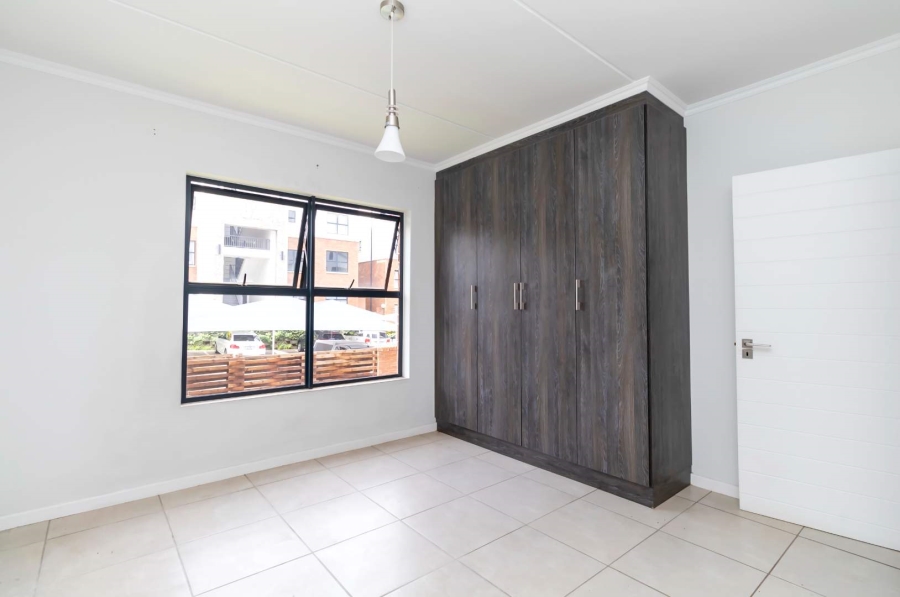 1 Bedroom Property for Sale in Olivedale Gauteng