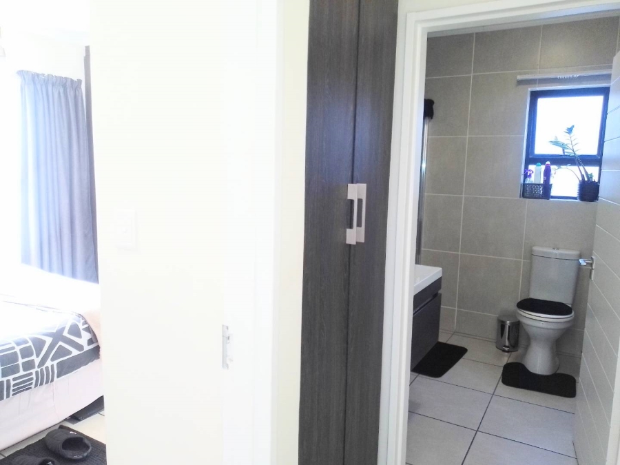 1 Bedroom Property for Sale in Olivedale Gauteng