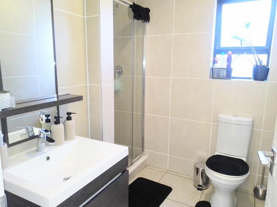 1 Bedroom Property for Sale in Olivedale Gauteng