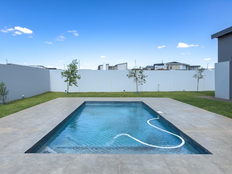 5 Bedroom Property for Sale in Midstream Estate Gauteng