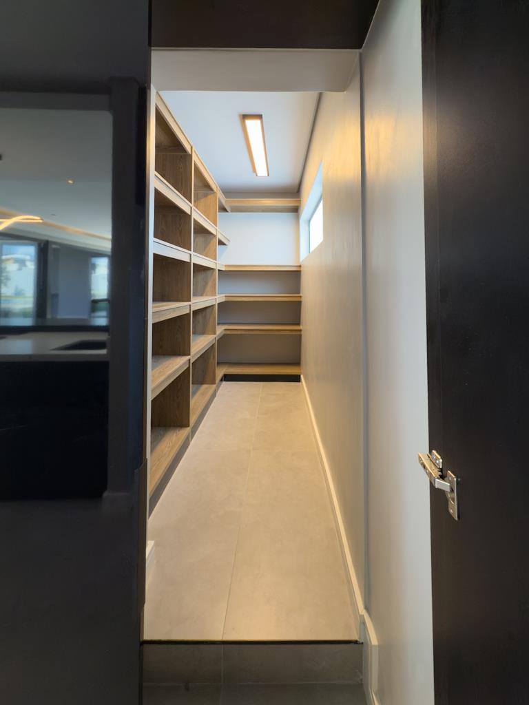 5 Bedroom Property for Sale in Midstream Estate Gauteng