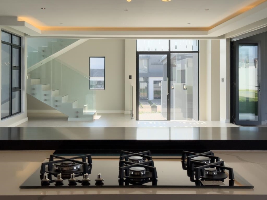 5 Bedroom Property for Sale in Midstream Estate Gauteng