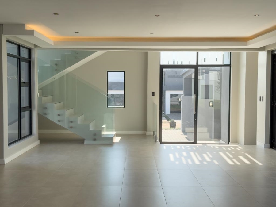 5 Bedroom Property for Sale in Midstream Estate Gauteng