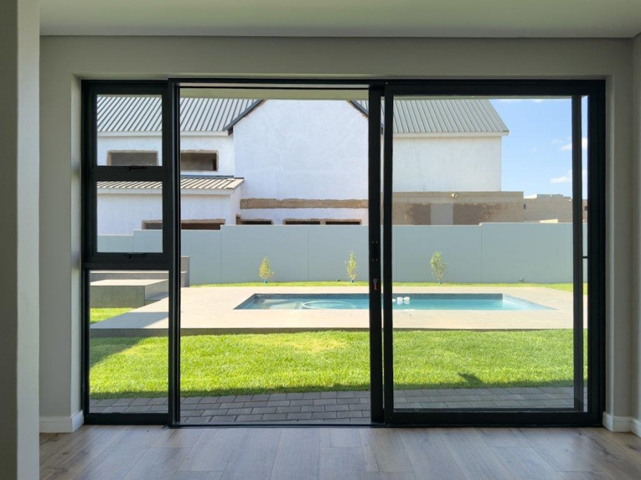 5 Bedroom Property for Sale in Midstream Estate Gauteng