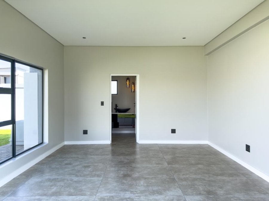 5 Bedroom Property for Sale in Midstream Estate Gauteng