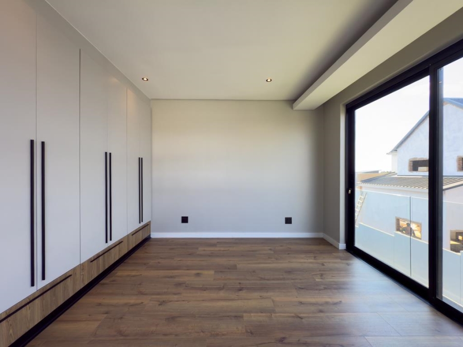 5 Bedroom Property for Sale in Midstream Estate Gauteng