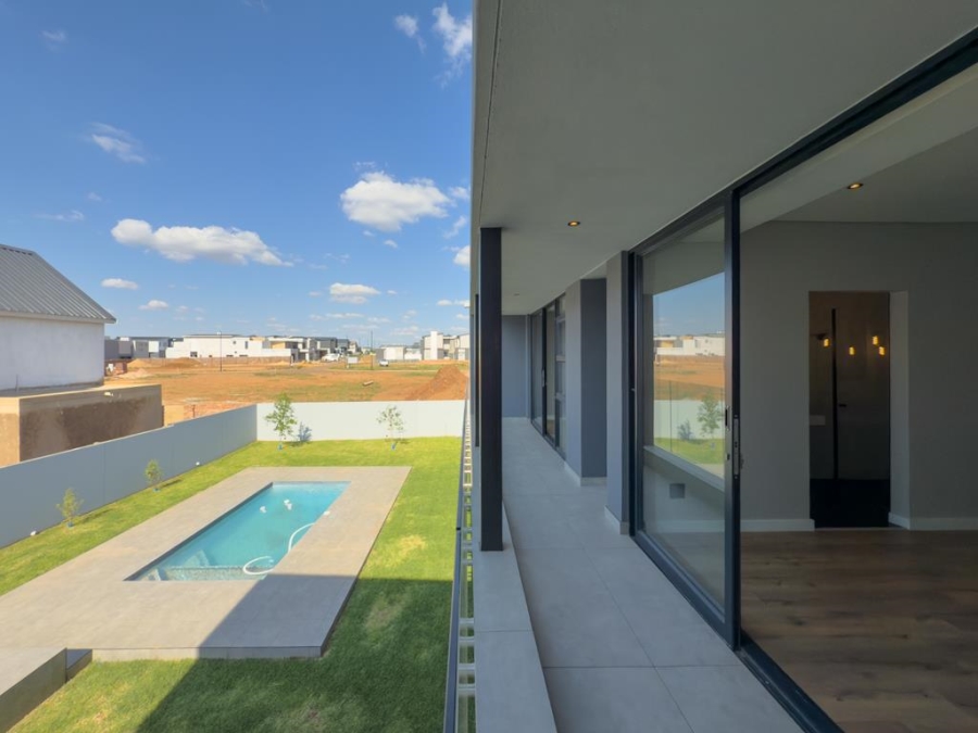 5 Bedroom Property for Sale in Midstream Estate Gauteng