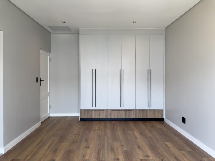 5 Bedroom Property for Sale in Midstream Estate Gauteng